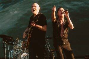 Porno-For-Pyros-and-Billy-Corgan_1200x800_spaziorock