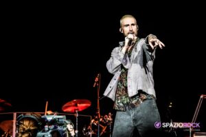 Adam Levine - Maroon 5 - Live