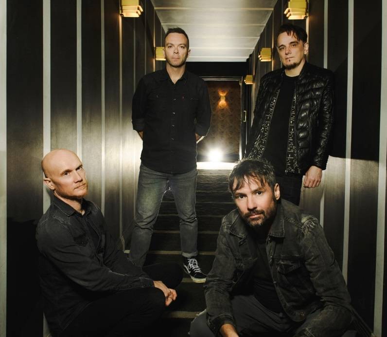 PineappleThief2024