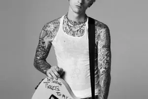 mgk foto promo
