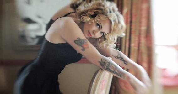 AnnekeVanGiersbergen Intervista 2012 01