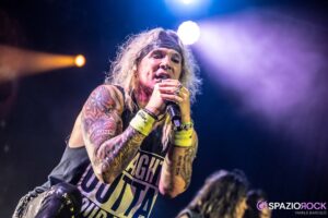 SteelPanther Milano2024 YamileBarcelo 1200 spaziorock